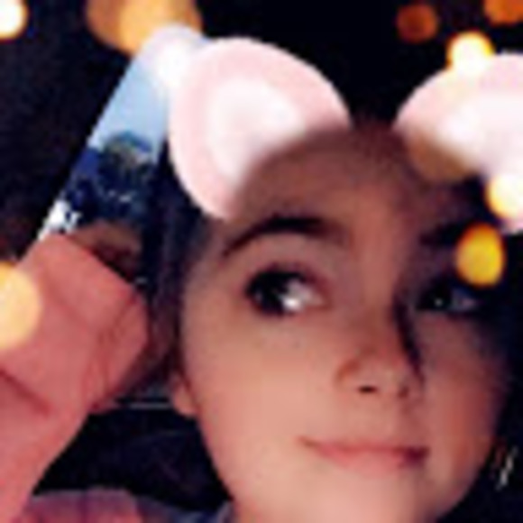 Meet your Posher, Macy - Picture 1 of 1